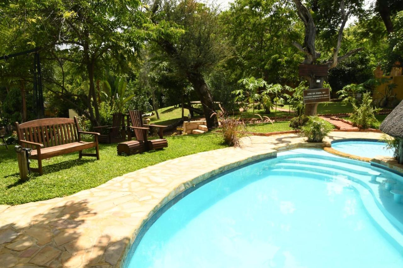 Tambuti Lodge Rundu Luaran gambar