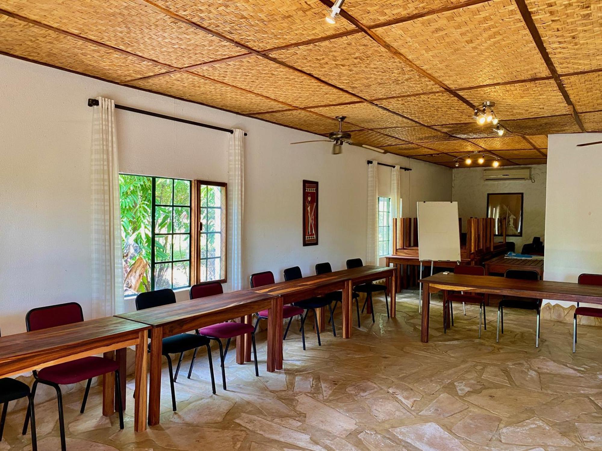 Tambuti Lodge Rundu Luaran gambar