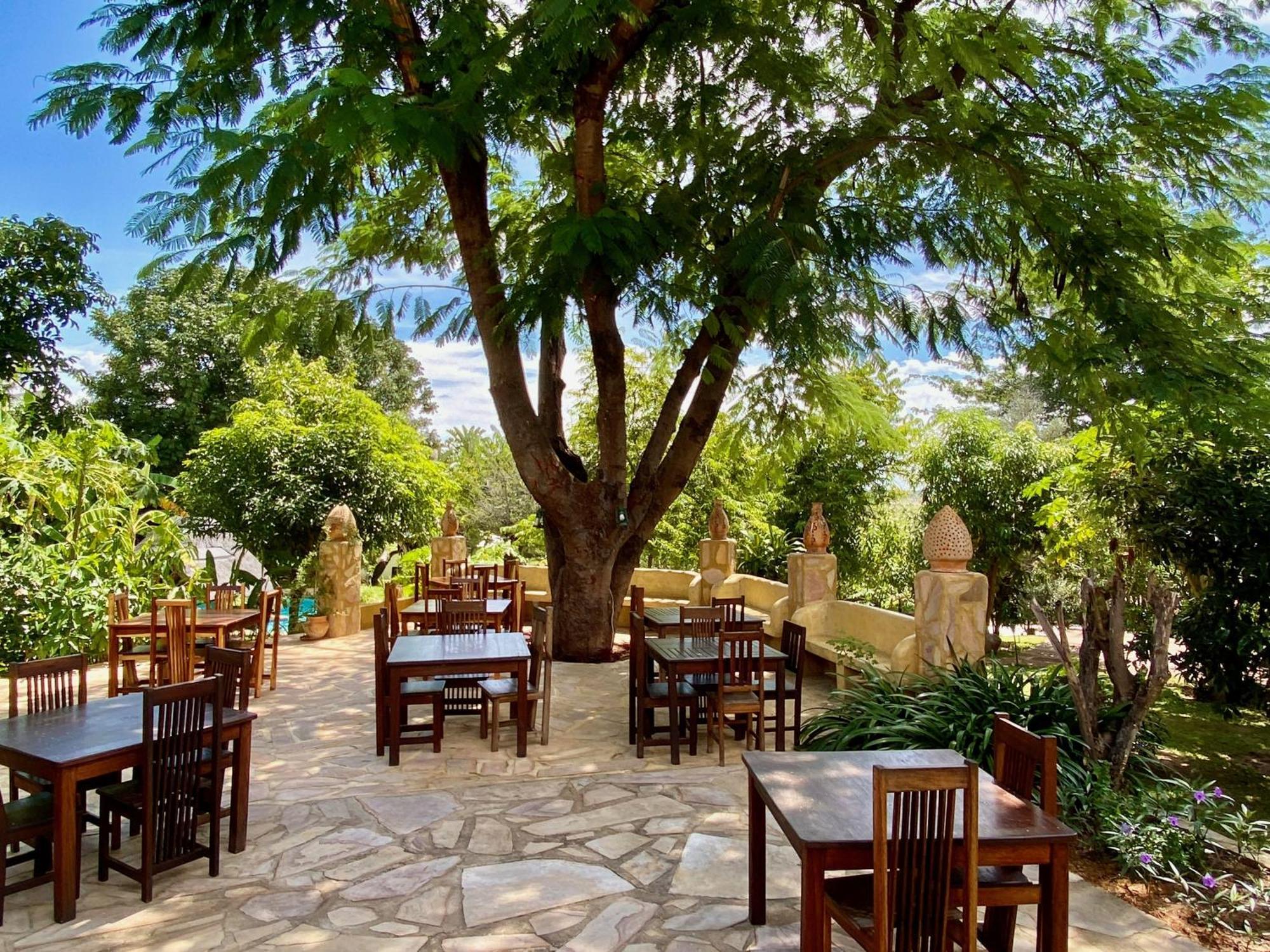 Tambuti Lodge Rundu Luaran gambar