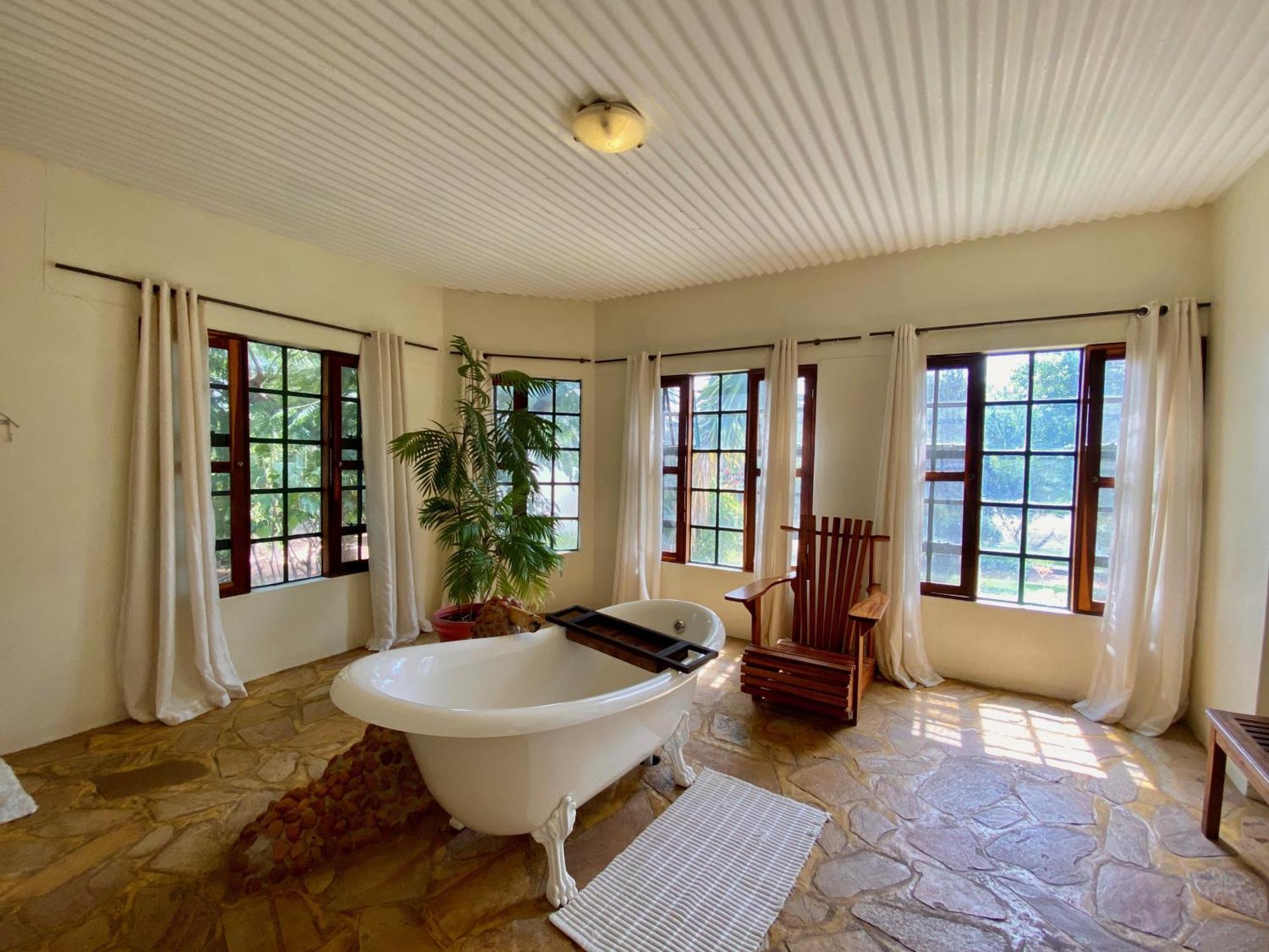 Tambuti Lodge Rundu Luaran gambar
