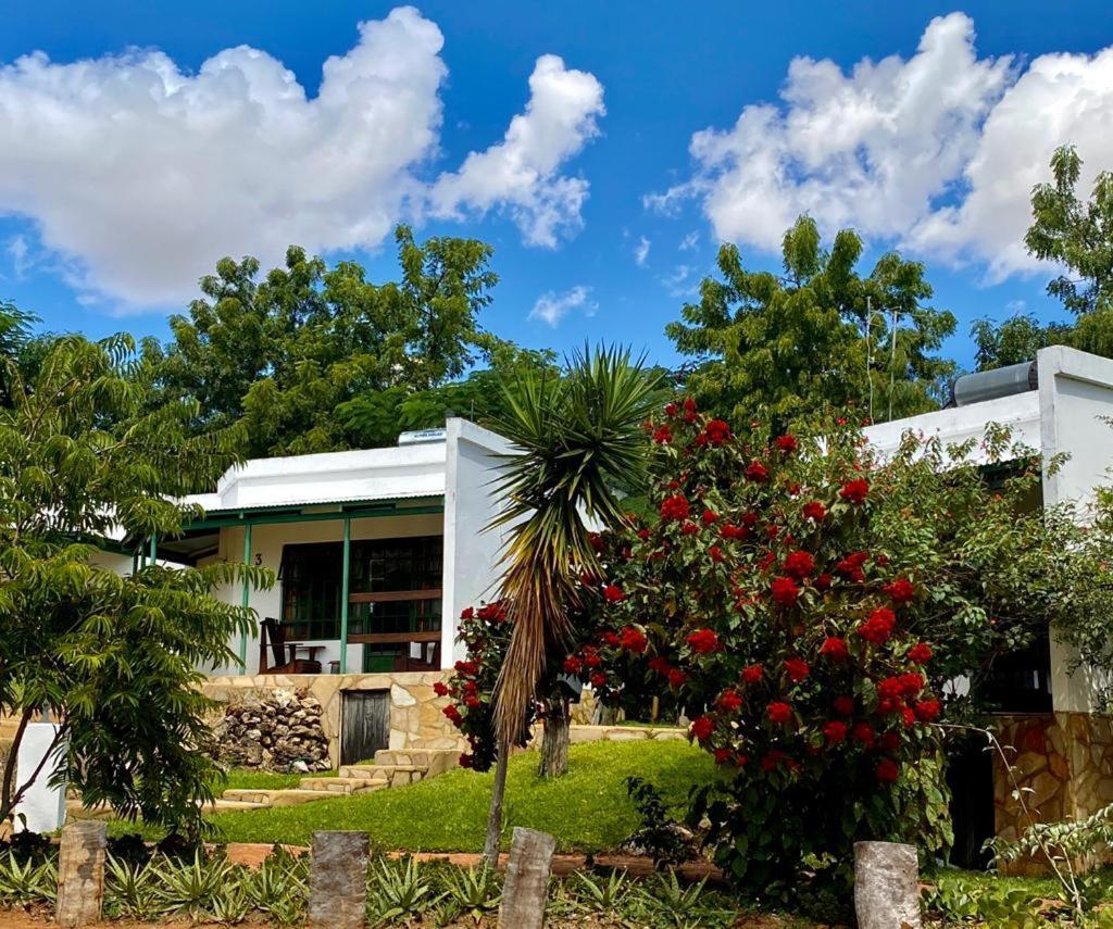 Tambuti Lodge Rundu Luaran gambar
