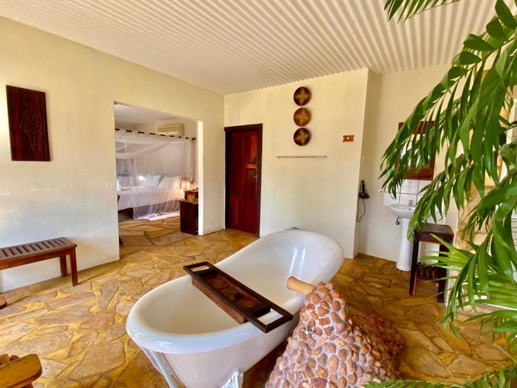 Tambuti Lodge Rundu Luaran gambar