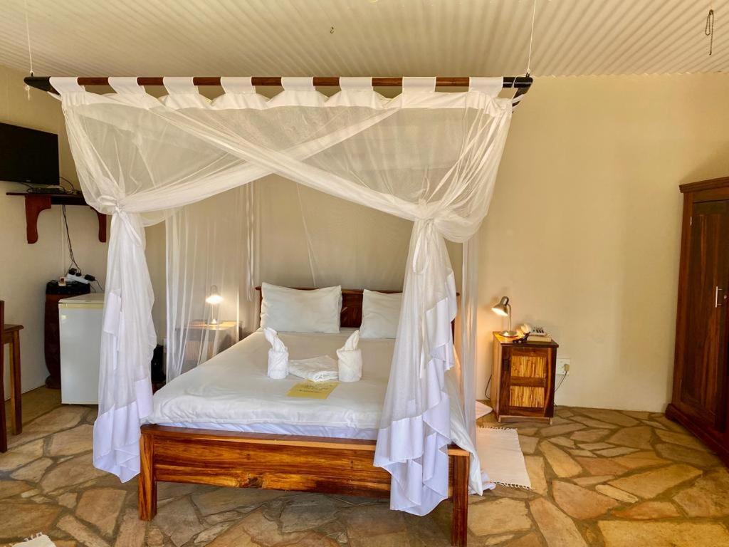 Tambuti Lodge Rundu Luaran gambar
