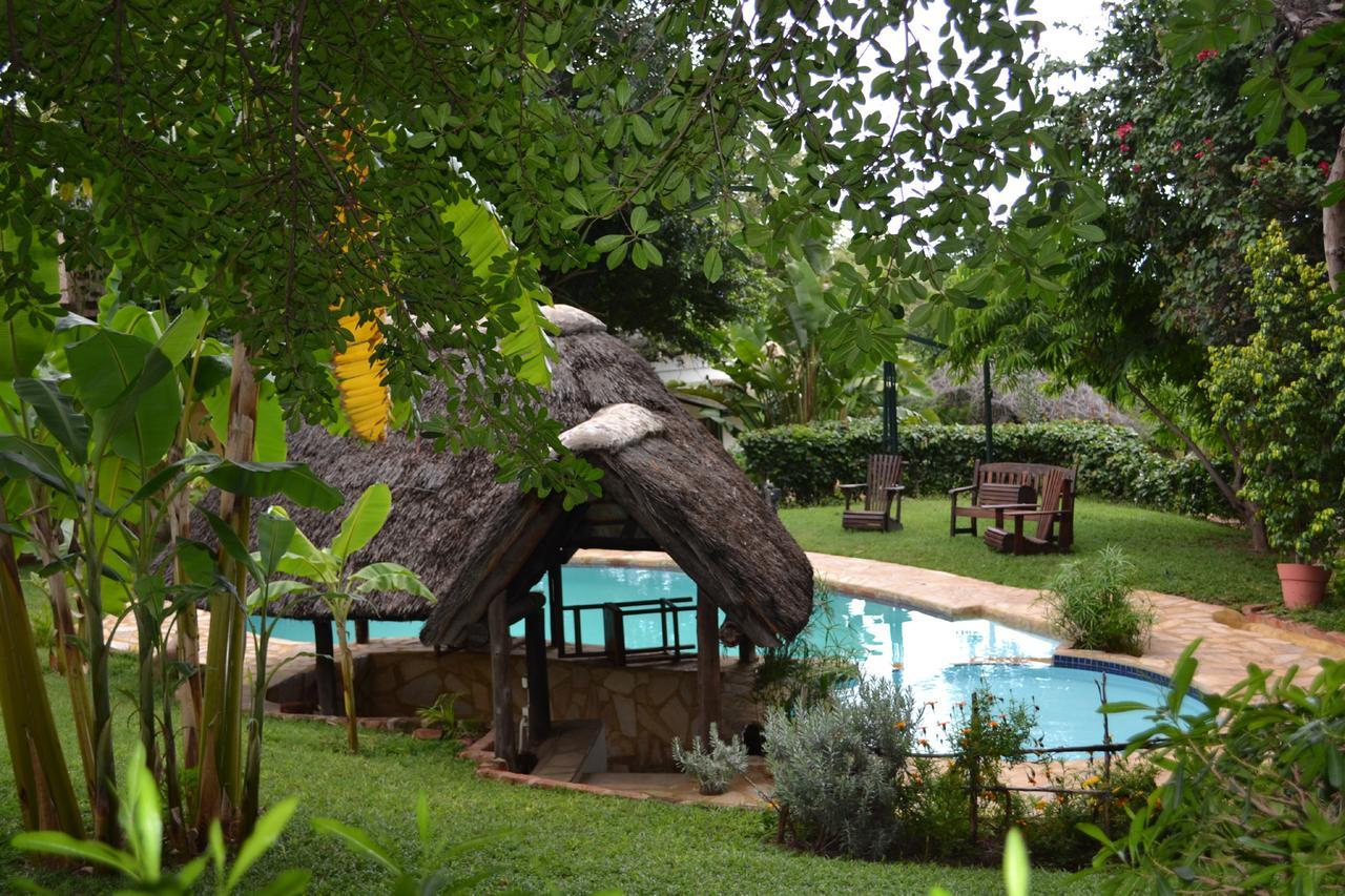 Tambuti Lodge Rundu Luaran gambar