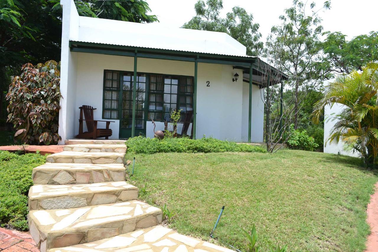 Tambuti Lodge Rundu Luaran gambar