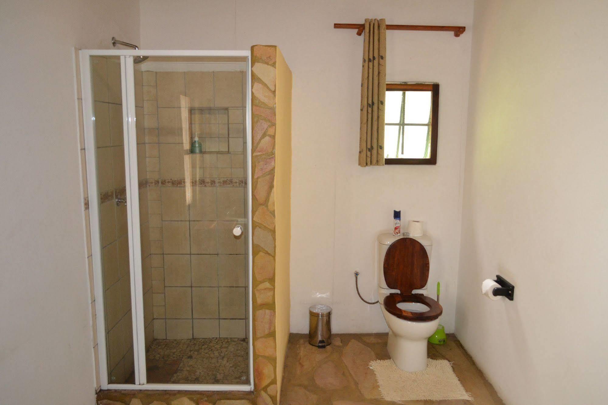 Tambuti Lodge Rundu Luaran gambar