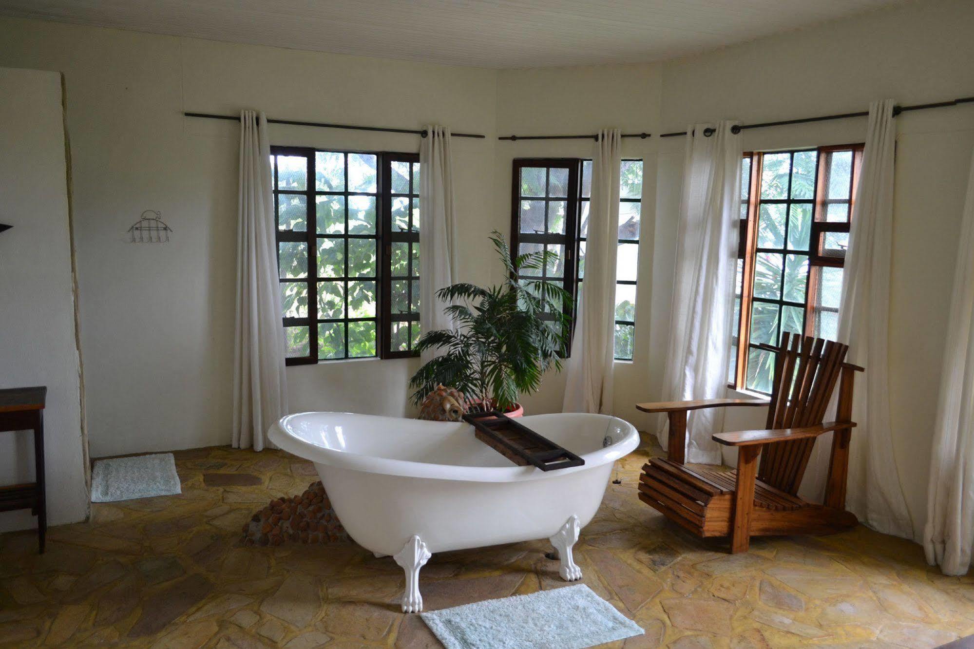 Tambuti Lodge Rundu Luaran gambar