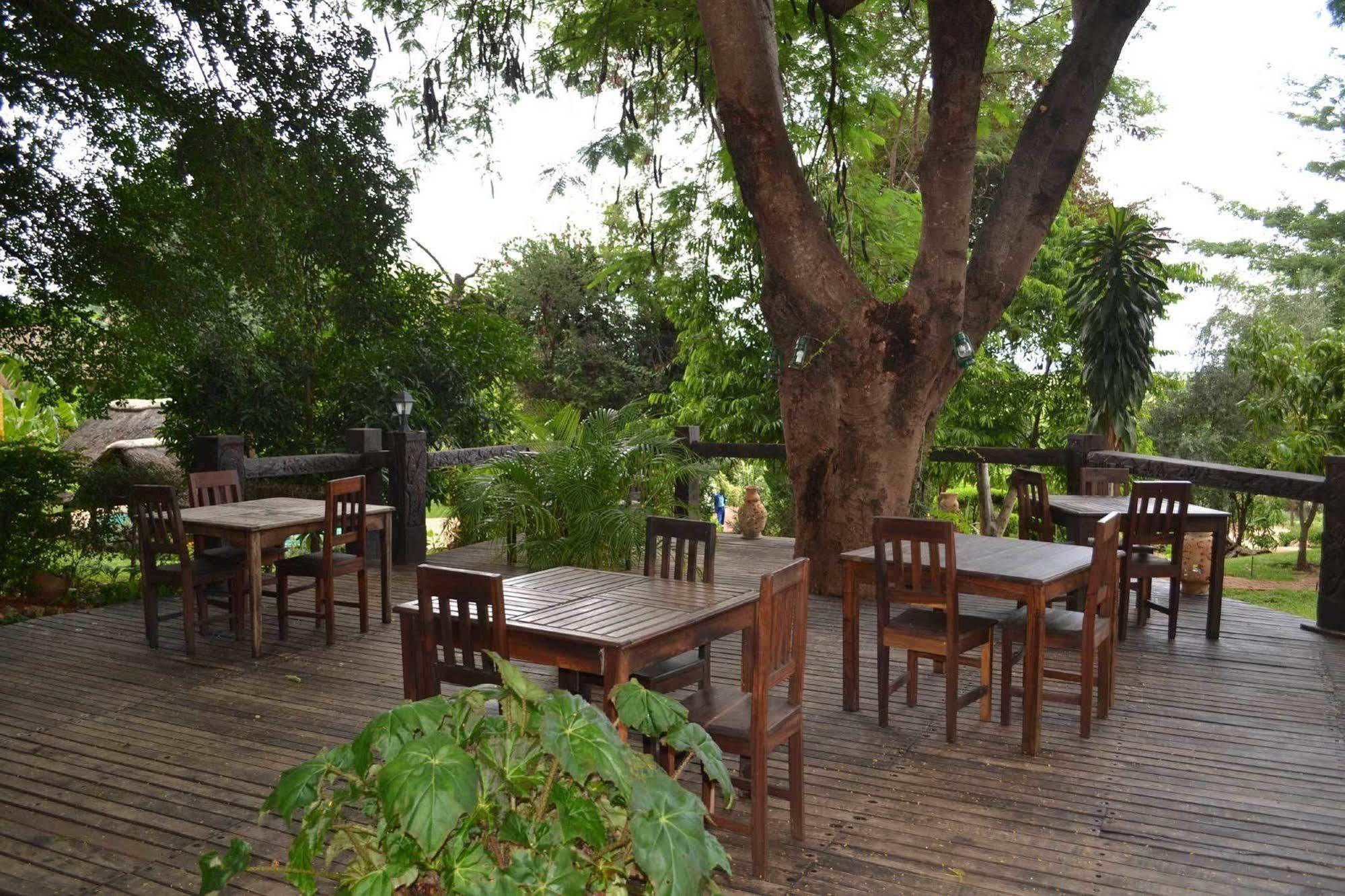 Tambuti Lodge Rundu Luaran gambar