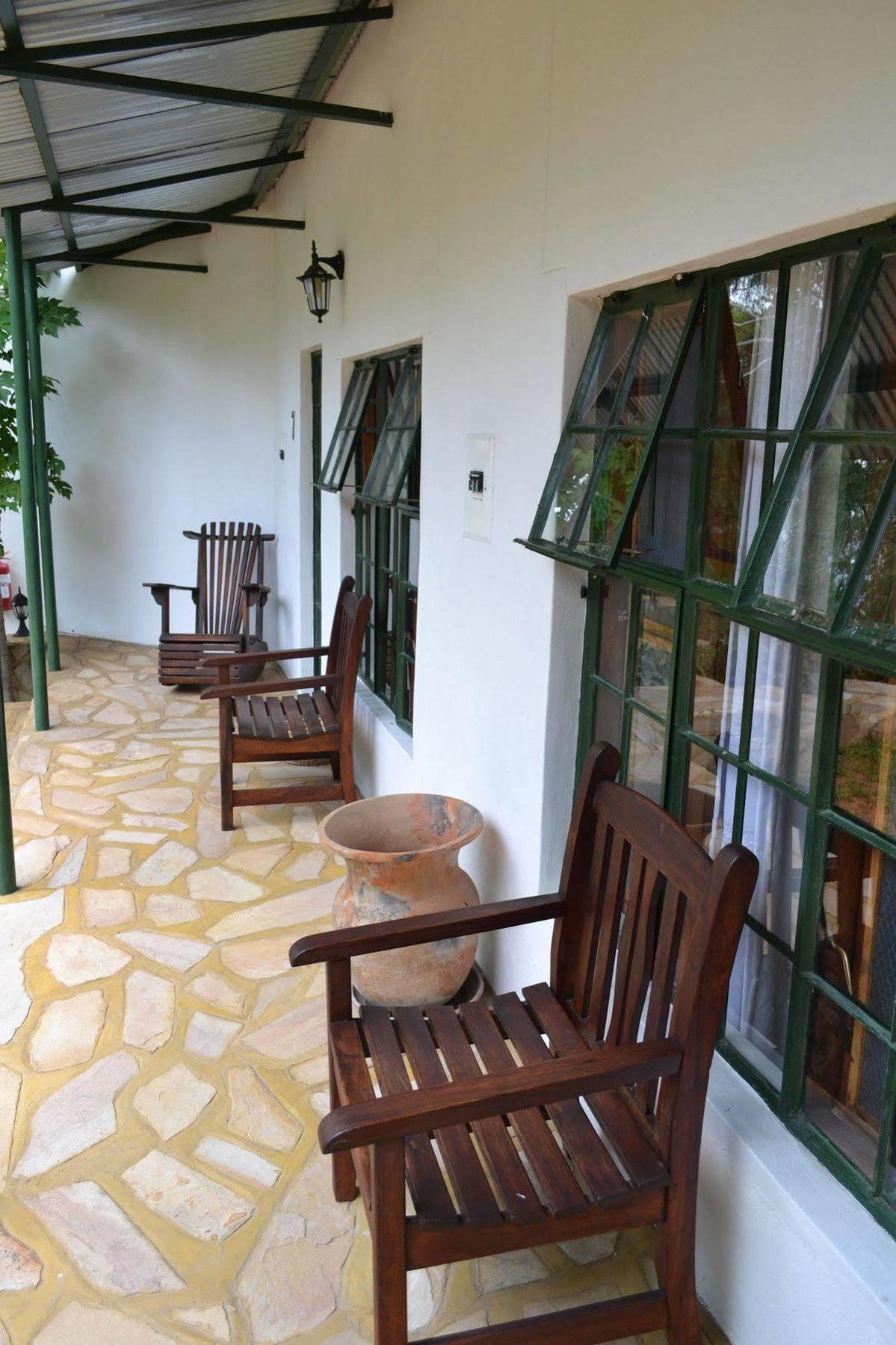 Tambuti Lodge Rundu Luaran gambar