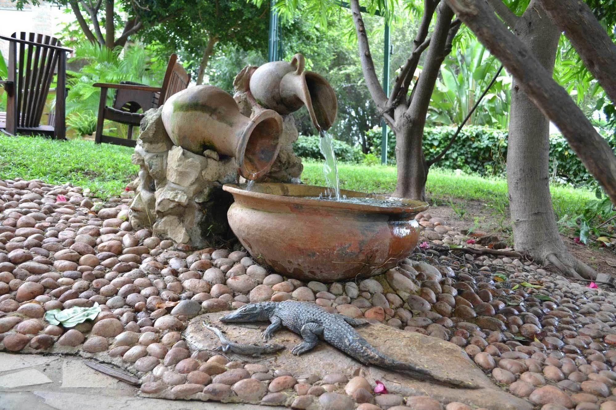 Tambuti Lodge Rundu Luaran gambar