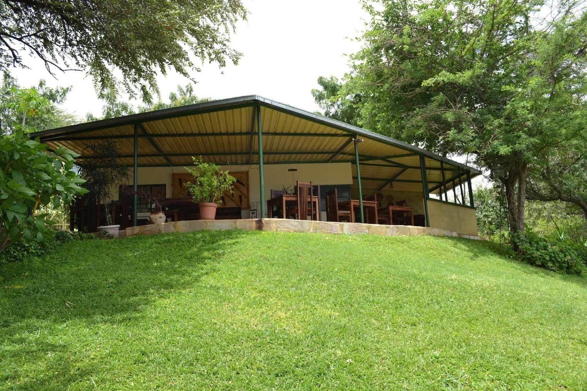 Tambuti Lodge Rundu Luaran gambar